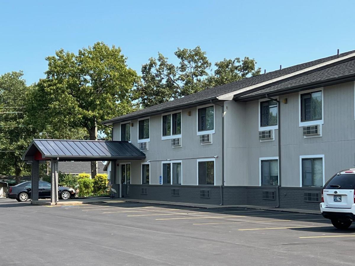 Hilltop Inn & Suites Grove Eksteriør bilde