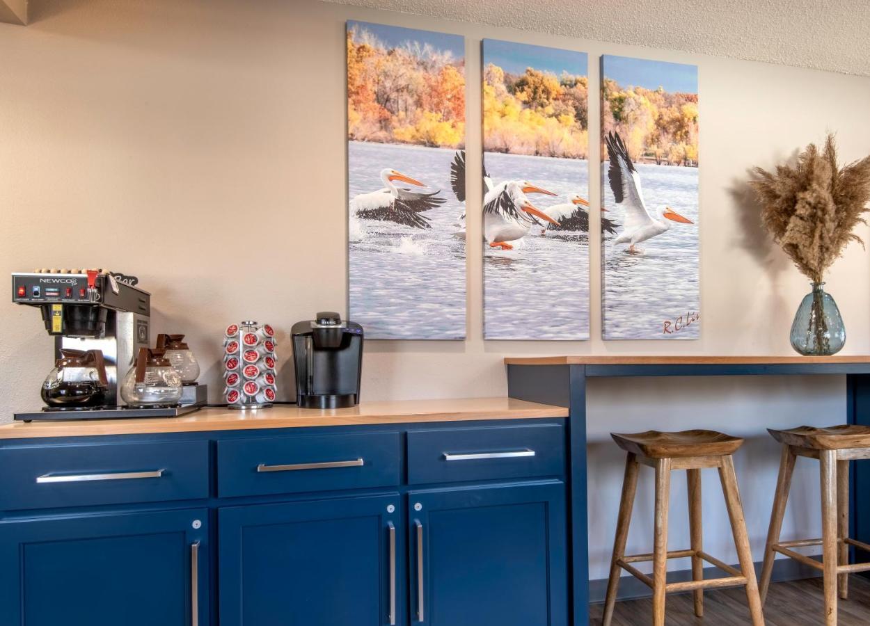 Hilltop Inn & Suites Grove Eksteriør bilde