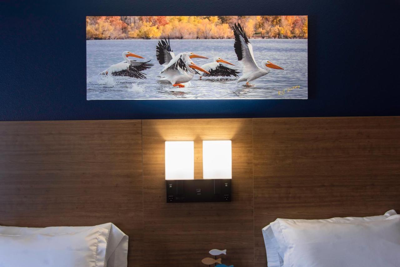 Hilltop Inn & Suites Grove Eksteriør bilde