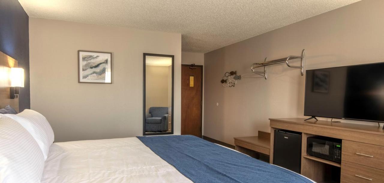 Hilltop Inn & Suites Grove Eksteriør bilde
