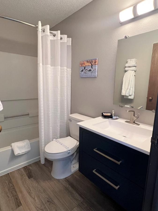 Hilltop Inn & Suites Grove Eksteriør bilde